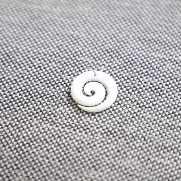 New Zealand Spiral White Abalone Pendant - Picture 1 of 5